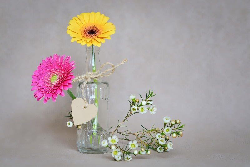 flowers-1286818_1920.jpg