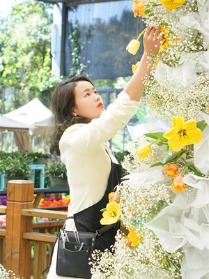柳柳老师丨资深花艺讲师